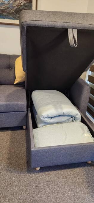 Cozy Retreat On Serene Street 해밀턴 외부 사진