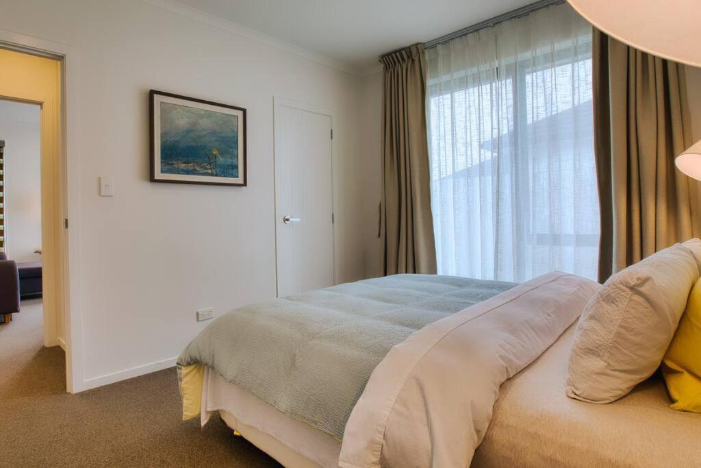 Cozy Retreat On Serene Street 해밀턴 외부 사진
